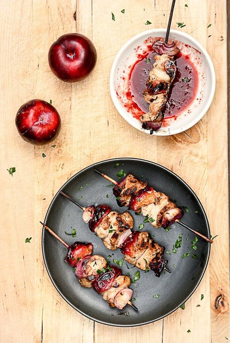 Pork Kebabs, Pork Kabobs, Plum Recipes, Plum Sauce, Kabob Recipes, Roasted Meat, Kebabs, Grilled Pork, Hoisin Sauce