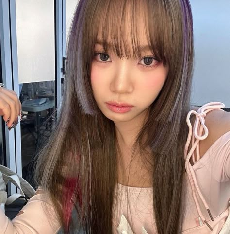 le sserafim chaewon icon selca Define Feminine, Le Sserafim Chaewon, Night Hairstyles, Perfect Night, Pretty And Cute, Pink Outfit, I Icon, Blackpink Jisoo, Pink Hair