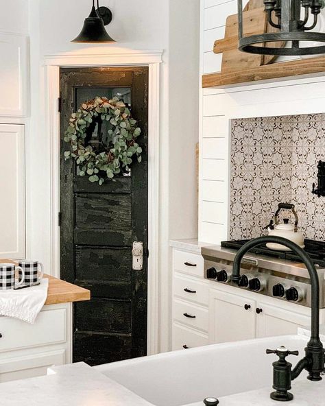 Industrial Farmhouse Kitchen, Diy Eucalyptus, Pantry Door Ideas, Pantry Redo, Painted Pantry, Industrial Light, Spa Decor, Eucalyptus Wreath, Antique Doors