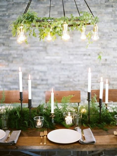 Winter Table Setting, Fern Wedding, Rustic Wedding Decorations, Deco Table Noel, Winter Wedding Decorations, Winter Table, Wedding Floral Centerpieces, Rustic Wedding Centerpieces, Wedding Winter