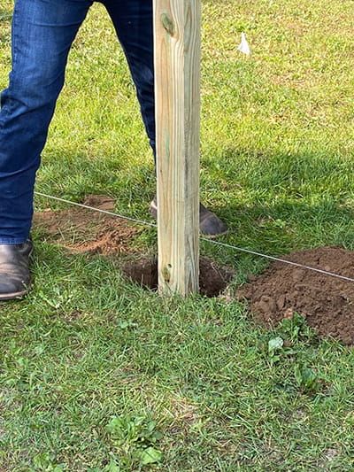 How To Install Fence Posts, How To Install A Wood Fence, Setting Fence Posts In Concrete, Fence Posts Installation, How To Install Wood Fence Panels, Fence Installation Diy, Diy Fence Post, Setting Fence Posts, Fence Post Installation