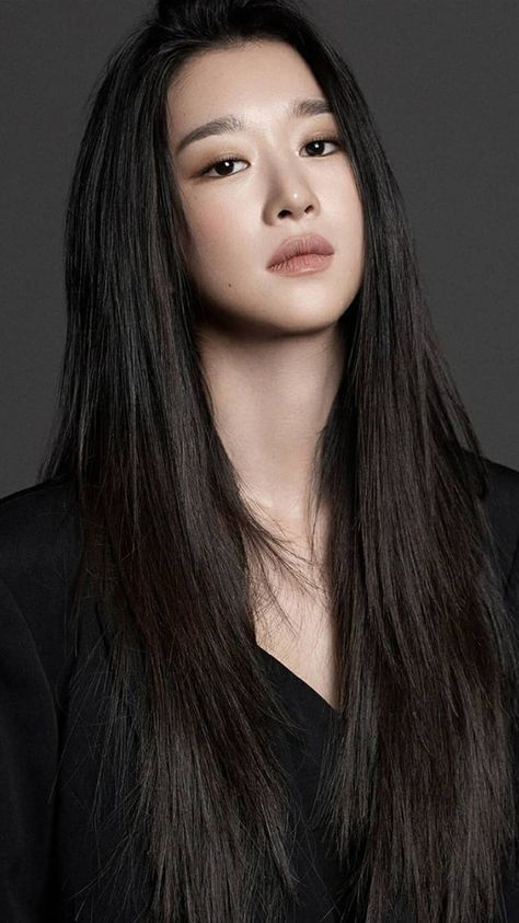 Yeaji Seo, Seo Yeaji, Seo Yeji, Asian Actress, Japanese Show, Seo Ye-ji, Dark Phone Wallpapers, Korean Actress, Calligraphy Art