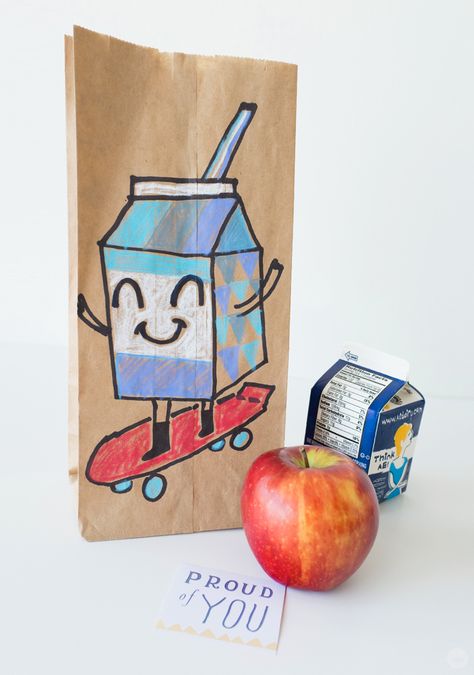 What a fun lunch box idea for kids! Check out Think.Make.Share's blog post for FREE printables that are the perfect little lunch box notes for your kids to give them a little extra encouragement or laugh in the middle of the day. Lunch Bag Decorations Brown Paper, Paper Bag Drawing Ideas, Lunch Bag Drawings Brown Paper, Minecraft Emerald, Free Printable Lunch Box Notes, Breakfast Pack, Add Artwork, Kindergarten Lunch, Printable Lunch Box Notes