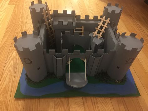 Roman Cardboard Castle - Middle Ages Project Medieval Castle Project, Castle School, Model Castle, 3d Castle, Cardboard City, Welsh Castles, Castle Project, Cardboard Castle, Cardboard Model