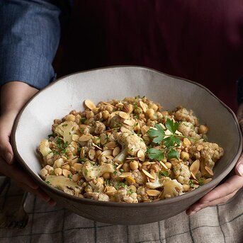 Cauliflower Chickpeas and Farro | Allrecipes Shabbat Dinner Recipes, Lamb Side Dishes, Shabbat Recipes, Farro Recipes, Honey Glazed Chicken, Shabbat Dinner, Spiced Cauliflower, Cauliflower Dishes, Dinner Prep