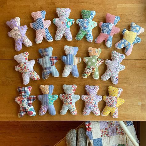 Hand Sewn Teddy Bear, Flannel Scrap Projects, Quilt Stuffed Animals, Christmas Sewing Projects To Sell, Quilted Stuffed Animals, Simple Sewn Gifts, Hand Sewn Gift Ideas, Cute Sewing Projects Stuffed Animals, Sewn Baby Gifts