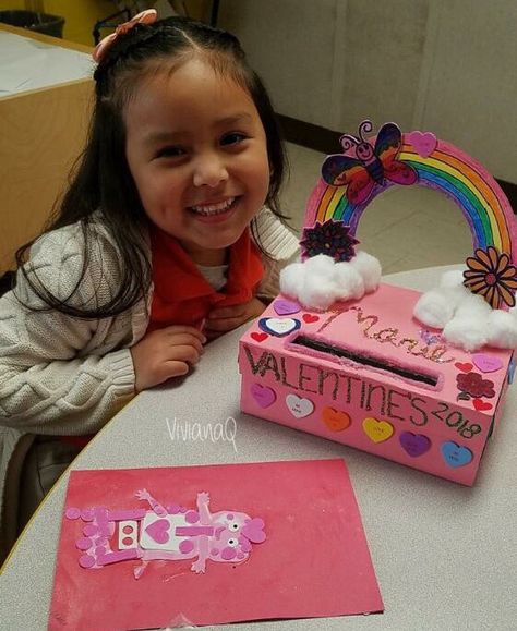 Girl Rainbow Valentines Box DIY Unique Valentine Box Ideas, Homemade Valentine Boxes, Diy Valentine's Box, Girls Valentines Boxes, Valentines Day Boxes, Valentines Box Ideas, Diy Valentines Box, Valentine Boxes For School, Valentine's Boxes