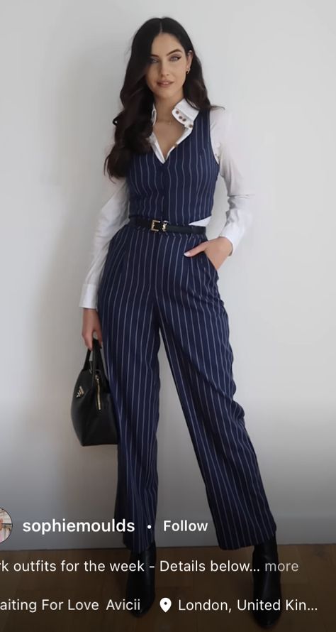 Unique Business Professional Outfit, Crop Suit Women, Blue Semi Formal Outfits For Women, Elegant Fashion Women, Vest Pant Suit Women, Formal Work Event Outfit, Soft Feminine Outfits Classy Summer, Lawyer Outfit Women Court, Graduation Pantsuit