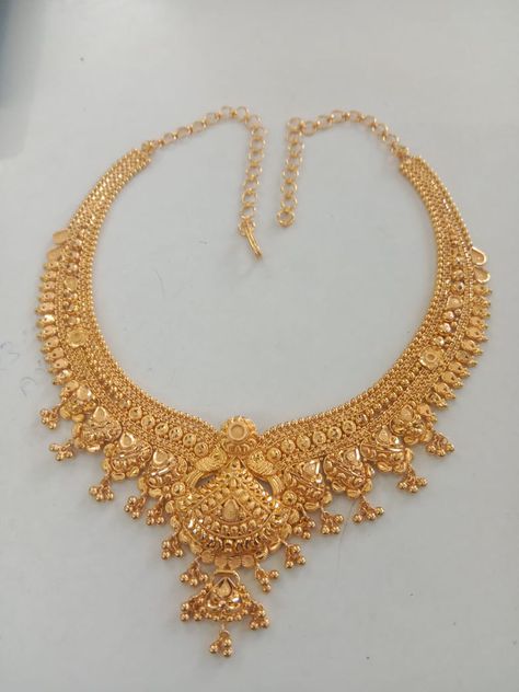 Choker Set Gold Jewellery Designs, Neck Sets Jewellery Gold, Dubai Gold Jewelry Necklaces Bridal, Latest Gold Choker Necklace Designs, Dubai Jewellery, Cone Designs, Fancy Necklaces, Pretty Gold Necklaces, Indian Gold Necklace Designs