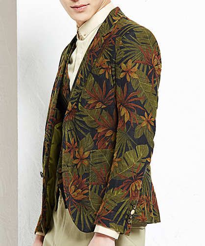 Classic Tropical Forest Green Mens Floral Blazer Crush Qoutes, Goth Outfits Men, Mens Floral Blazer, White Blazer Men, Capitol Couture, Graduation Ball, Gold Blazer, Burgundy Blazer, Guy Style