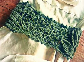 Crochetology by Fatima: The Corset-Style Motif Belt Crochet Corset Belt, Crochet Corset, Pattern Language, Caron Yarn, Gloves Crochet, Fingerless Gloves Crochet Pattern, Crochet Belt, Solving Problems, Crochet Fingerless Gloves