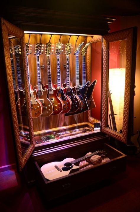 Wooden cabinet design ideas for book diy that you can make in your home 35 Guitar Storage Cabinet, Guitar Display Case, Ideas Armario, Ruangan Studio, Guitar Storage, Home Music Rooms, Guitar Display, Hollywood Vintage, Guitar Room