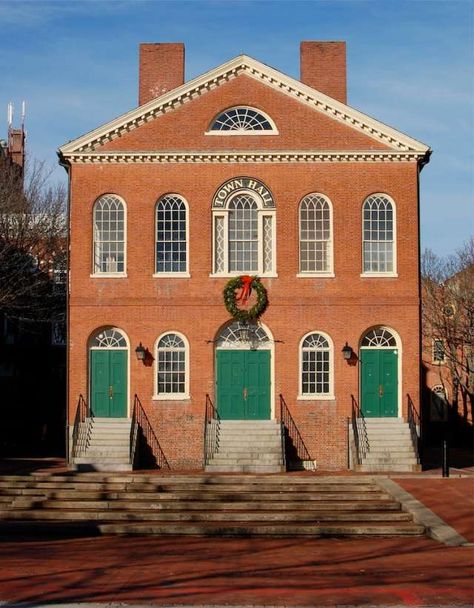 Federal Architecture, American Colonial Style, Federal Style House, Colonial Style Homes, Georgian Architecture, Zaha Hadid, Empire Style, Traditional Architecture, Colonial Style