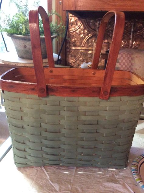 Painting and staining my $5 yard sale Longaberger basket. Decorating With Longaberger Basket Ideas, Basket Redo, Picnic Basket Decor, Longerberger Baskets Ideas, Decorating With Longerberger Baskets, Painting Longaberger Baskets, Paint Longaberger Baskets, Painting Baskets, Longaberger Basket Ideas