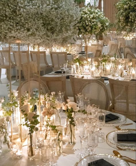 Clean Girl Wedding Aesthetic, Elegant Tablescape Wedding, Luxury Wedding Inspiration, Parisian Wedding Aesthetic, Vintage European Wedding Aesthetic, Quiet Luxury Wedding Aesthetic, Elegant Classy Wedding Decor, Romantic Wedding Theme Elegant, Old Money Wedding Theme