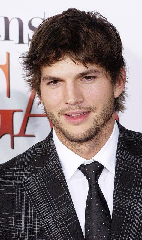 Aston Kutcher, Spongebob Pictures, Doner Kebab, 70s Men, Ashton Kutcher, Peyton List, My Images, Hair Cuts, Star Wars