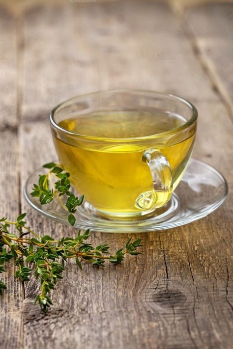 Herbal Tea Photography, Healing Tea Recipes, Herb Drink, Photography Tea, Thyme Tea, Coffee Vs Tea, Tea For Colds, Herbal Tea Benefits, Healing Tea