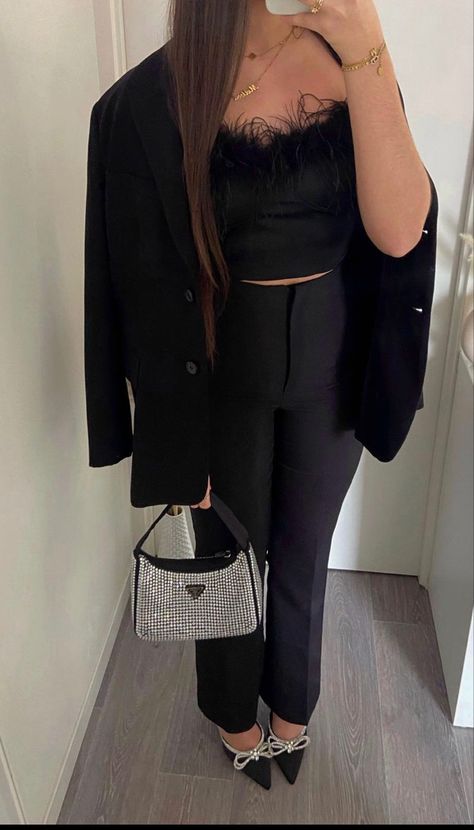 Outfit Fete, Ootd Soiree, Outfit Nouvel An, Dinner Winter Outfit, Blazer Outfit Elegant, Outfit Anniversaire, Outfit Soirée, Outfit Soiree, Family Dinner Outfit