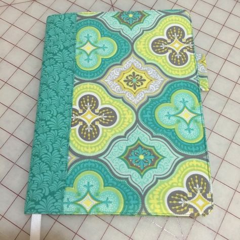 Composition Notebook Diy, Quilt Book Cover, Sewn Gifts, Homemade Journal, Diy Notebook Cover, Composition Notebook Covers, Daily Meal Planner, Fabric Journal, Grocery Shopping List