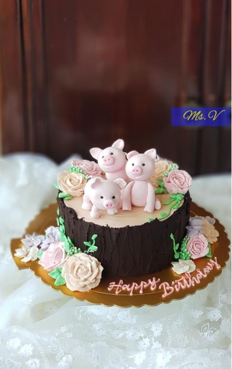 The little Three Pigs  by Ms. V Piggy Cake, Pig Cupcakes, Three Pigs, Pig Birthday Cakes, Pig Food, Surprise Cake, Pig Cake, Animal Cakes, Little Cakes