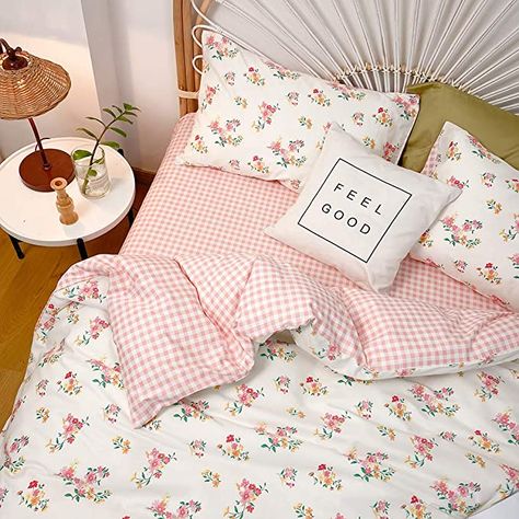 Chic Flower Botanical Duvet Cover Queen Soft Cotton Garden Floral Bedding Set Reversible Pink Plaid Comforter Cover for Kids Girl Women 1 Flower Duvet Cover with 2 Pillowcases Full Queen Bedding Set: Amazon.com.au: Kitchen Pink Bedsheets Aesthetic, Floral Bedsheets Aesthetic, Soft Colorful Aesthetic, Cute Bedspreads, Vintage Bedsheets, Plaid Comforter, Pastel Bedding, Flower Duvet Cover, Indian Bedroom