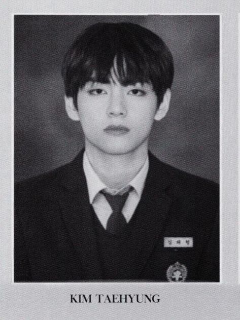 Taehyung School Photo, Bts School, School Id, School Photo, Bts Aesthetic Wallpaper For Phone, Id Photo, School Photos, High School Seniors, Bts Taehyung