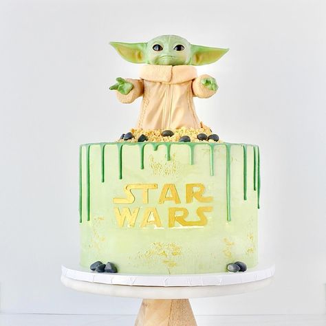 Grogu Birthday Cake Ideas, One With The Force Birthday Cake, Star Wars 1st Birthday Cake, Yoda Smash Cake, Grogu Cake Ideas, Baby Yoda Smash Cake, Baby Yoda First Birthday, Baby Yoda Cake Ideas, Grogu Birthday Party