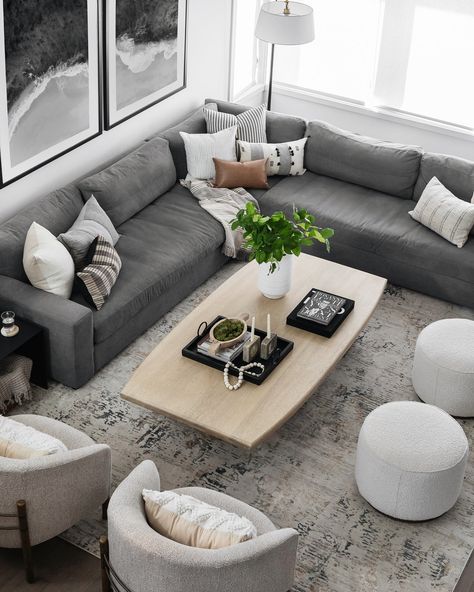 Dark Grey Sofa Living Room, Gray Sectional Living Room, Dark Grey Couch Living Room, Modern Luxury Living Room, Grey Sofa Living Room, High Ceiling Living Room, Grey Couch Living Room, Luxury Living Room Design, Ideas Living Room