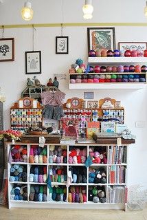 Knitting Room, Yarn Organization, Desk Layout, Craft Booth Displays, Dream Craft Room, Craft Room Design, Yarn Storage, Yarn Store, Wool Shop