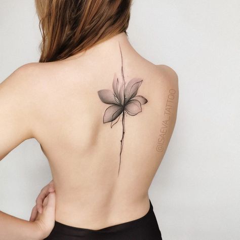 Back Tattoo Outfit, Minimalist Symbols, Designs Quotes, Upper Back Tattoos, Tattoos To Cover Scars, Animal Tattoo Ideas, Anklet Tattoos, Spine Tattoos For Women, Women's Tattoo