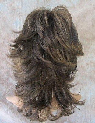 Brown Subtle Highlights, Medium Wig, Shaggy Long Hair, Wig Brown, Choppy Bangs, Short Grunge Hair, Hair Inspiration Short, Hair Stylies, Short Hair Haircuts