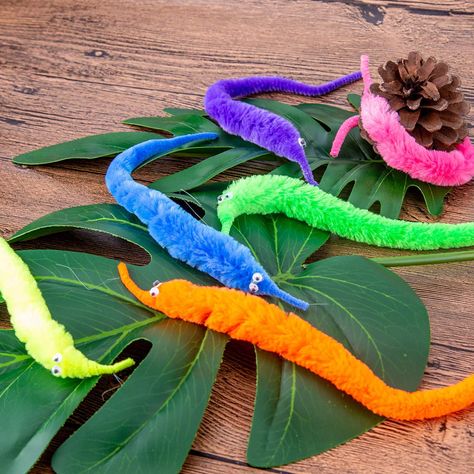 Magic Worm 12pcs Wiggly Worms Pet with Magic Scarves Twisty Fuzzy Worm Toys for Carnival Kid Party Favors, Magic Kits & Accessories - Amazon Canada Worm On String, Carnival Party Favors, Worm On A String, Animal Birthday Cakes, Magic Props, Amazon Canada, Most Beautiful Eyes, Christmas Napkins, Goofy Ahh