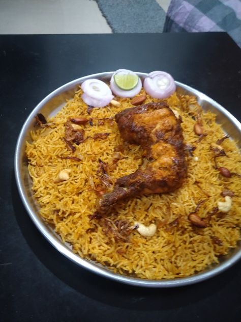 Chicken Mandi Chicken Mandhi, Mandhi Rice, Chicken Mandi, Arabian Food, Breakup Picture, Phone Wallpaper Quotes, Food Photo, Wallpaper Quotes, Phone Wallpaper