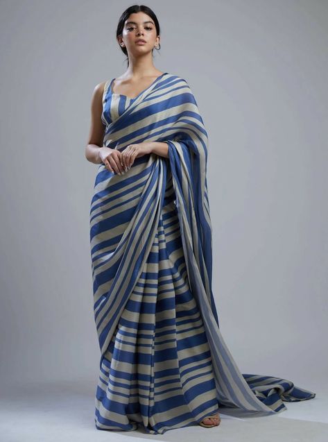 Striped Saree, White Bustier, Satin Saree, Wear Crop Top, Printed Saree, Fancy Sarees, Chiffon Saree, Bollywood Saree, Satin Silk