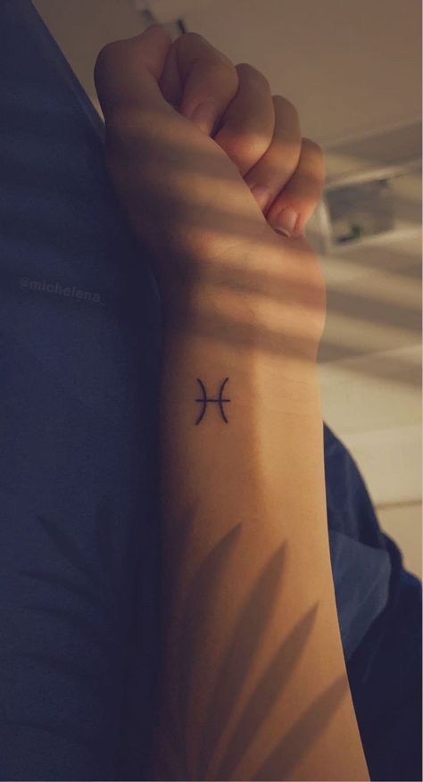 Small Zodiac Tattoos Pisces, Pieces Small Tattoo, Pisces Symbol Tattoo For Women, Tattoos For Pisces Women, Pisces Neck Tattoo, Pisces Wrist Tattoo, Pieces Tattoo Zodiac, Pieces Tattoo Zodiac Pisces, Pisces Tattoo Minimalist