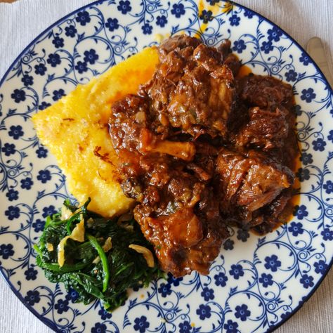 Ox Tail Recipe Southern, Oxtail Slow Cooker, Oxtail Ragu, Recipe With Red Wine, Cooking With Red Wine, Oxtail Recipe, Braised Oxtail, Red Wine Recipe, Red Wine Reduction