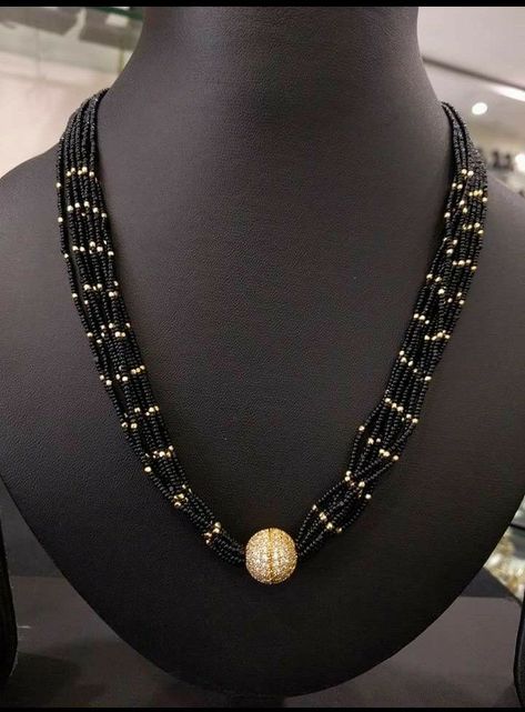 Black Beads Haram Designs, Black Beads Indian Jewellery, Black Beads Models, Black Beads With Pearls, Black Beads Jewellery Designs, Black Beads Necklace Designs, Black Beads Chain Indian, Simple Black Beads Chain, Gold Chain With Black Beads