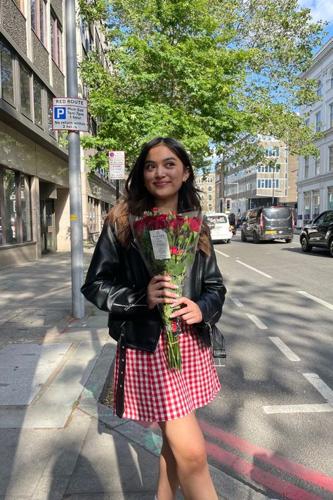 Steven Sanchez Concert Outfit, The Rose Concert Outfit, Stephen Sanchez Concert Outfit, Stephen Sanchez Concert, Roses Flowers Bouquet, Stephen Sanchez, Rosé Concert, Leather Jacket Dress, London Aesthetic