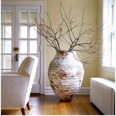 natural rustic and gorgeous urn with twigs Floor Vase Decor, Large Floor Vase, Olive Jar, Big Vases, Deco Nature, Diy Vase, Floor Vase, Large Pots, Large Vase