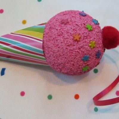 Ice Cream Cone Ornaments Ice Cream Christmas, Ice Cream Cone Craft, Glitter Ice Cream, Ice Cream Crafts, Styrofoam Crafts, Cream Decor, Ornament Template, Summer Craft, Tasty Healthy