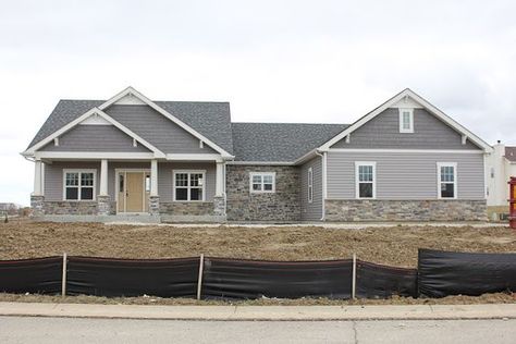 siding is Quest Double 5" by Mastic in Harbor Grey and the shake is 7" Weathered Split Shake by The Foundry in Colonial Grey: Grey Exterior House Colors, Exterior House Siding, Gray House Exterior, House Paint Color Combination, Exterior House Paint Color Combinations, Window Trim Exterior, Grey Houses, Grey Exterior, Exterior Paint Colors For House