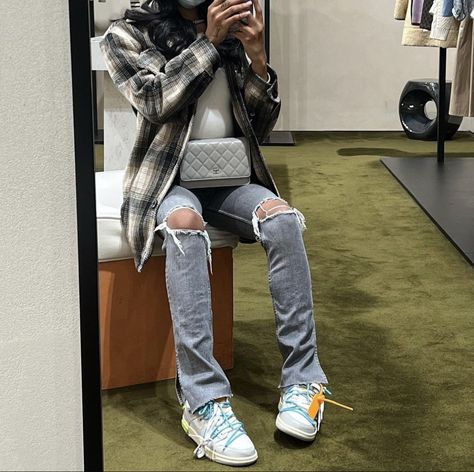 Off White Dunks Outfit Black Women, Off White Dunks Outfit, Chill Birthday Outfits, Off White Dunks Outfits, Dunks Outfit Black Women, White Dunks Outfit, Off White Outfits, Dunks Black, Off White Dunks