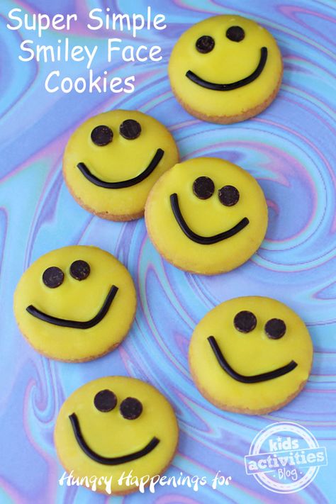 Super Simple Smiley Face Cookies Smiley Face Cookies, Simple Smiley Face, Homeschool Meals, Smile Cookies, Face Cookies, Face Baking, Cookie Craft, Lemon Frosting, Pretzels Recipe