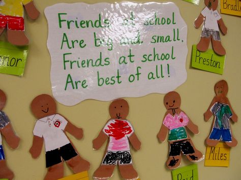 year round preschool bulletin boards | www.rainbowswithinreach.blogspot.com Friendship Bulletin Board, Kindergarten Friendship, Kindergarten Bulletin Board, Friends Bulletin Board, Preschool Friendship, Welcome To Preschool, September Preschool, Kindergarten Bulletin Boards, Friends At School