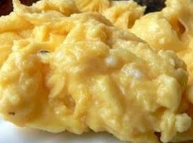 Egg Magic, Simple Scrambled Eggs, Breakfast Eggs Scrambled, Best Scrambled Eggs, Scramble Eggs, Best Egg Recipes, Fancy Foods, Eggs Scrambled, Creamy Scrambled Eggs