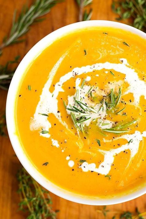 Instant Pot Butternut Squash Soup is rich and flavorful with ginger, carrot, onion and garlic. Plus a surprise ingredient! A great Fall soup recipe! Instapot Soup Recipes, Instant Pot Butternut Squash Soup, Healthy Fall Soups, Instant Pot Butternut Squash, Simply Happy Foodie, Curried Butternut Squash Soup, Vegetarian Chicken, Butternut Squash Recipes Soup, Squash Soup Recipe