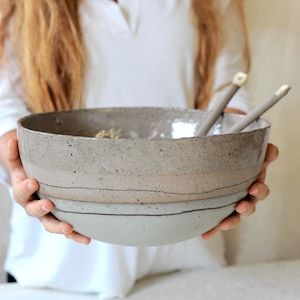 IngridDebardCeramics - Etsy Pottery Bowl Ideas, Ceramic Pottery Bowls, Salad Bowls Ceramic, Ceramics Bowls Designs, Ceramic Glazing, Bowl Ideas, Ceramics Pottery Bowls, Pottery Projects, Pottery Inspo