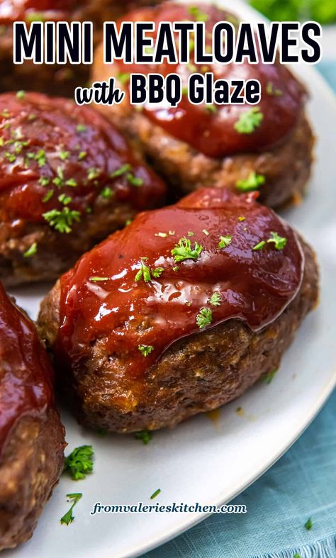 These Mini Meatloaves with a BBQ glaze are a quick and easy weeknight dinner option that will have everyone asking for seconds. A classic and comforting meal. Low Calorie Meatloaf, Easy Mini Meatloaf Recipe, Meatloaf Glaze Recipe, Pork And Beef Meatloaf, Meatloaf With Bbq Sauce, Meatloaf Bites, Mini Meatloaf Recipes, Cabbage Steaks Recipe, Bbq Meatloaf