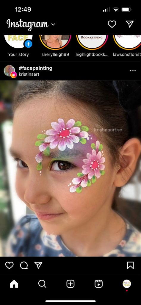 Rose Face Paint, Flowers Facepainting, Ariana Makeup, Flower Face Paint, Face Painting Flowers, Eye Designs, Flower Face, Face Paints, Face Painting Easy