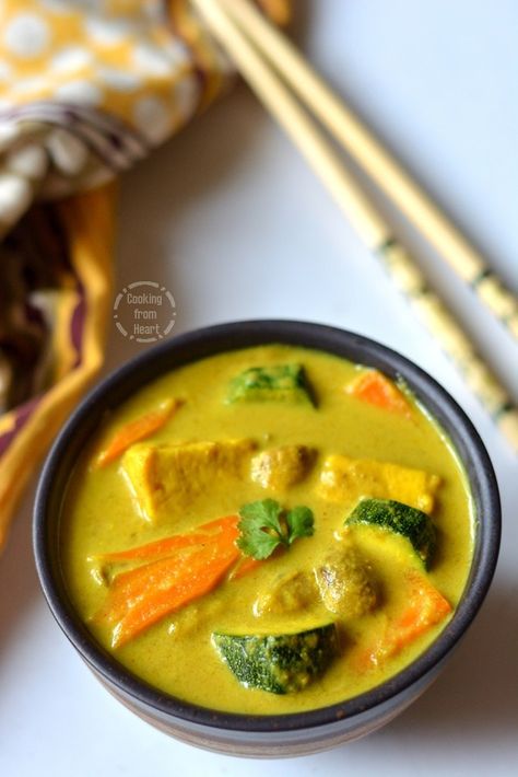 Thai Vegetable Yellow Curry Cottage Cheese Zucchini, Vegetarian Yellow Curry, Thai Vegetable Curry, Yellow Curry Recipe, Thai Red Curry Recipe, Cheese Zucchini, Red Curry Recipe, Vegetarian Thai, Curry Recipes Vegetarian